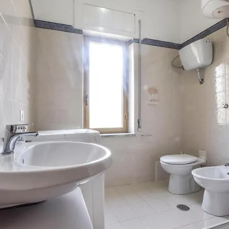 Apartment 2 Bedroom Beautiful In Tronca Marina di Strongoli
