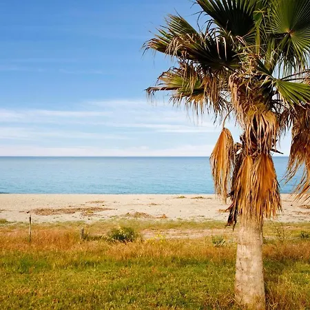 2 Bedroom Beautiful In Tronca Marina di Strongoli